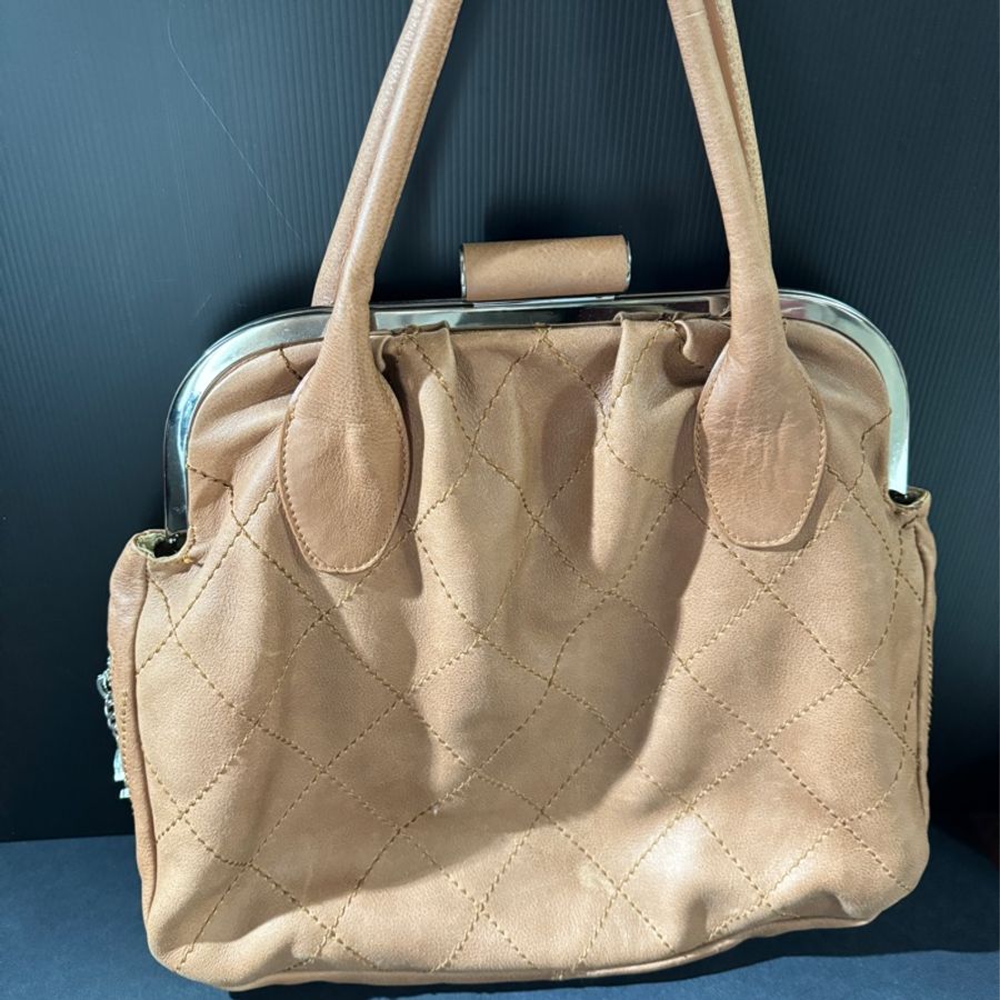 Chanel香奈兒 Wild Stitch Matelasse粗縫紋手提包 咖色 銀色五金-1