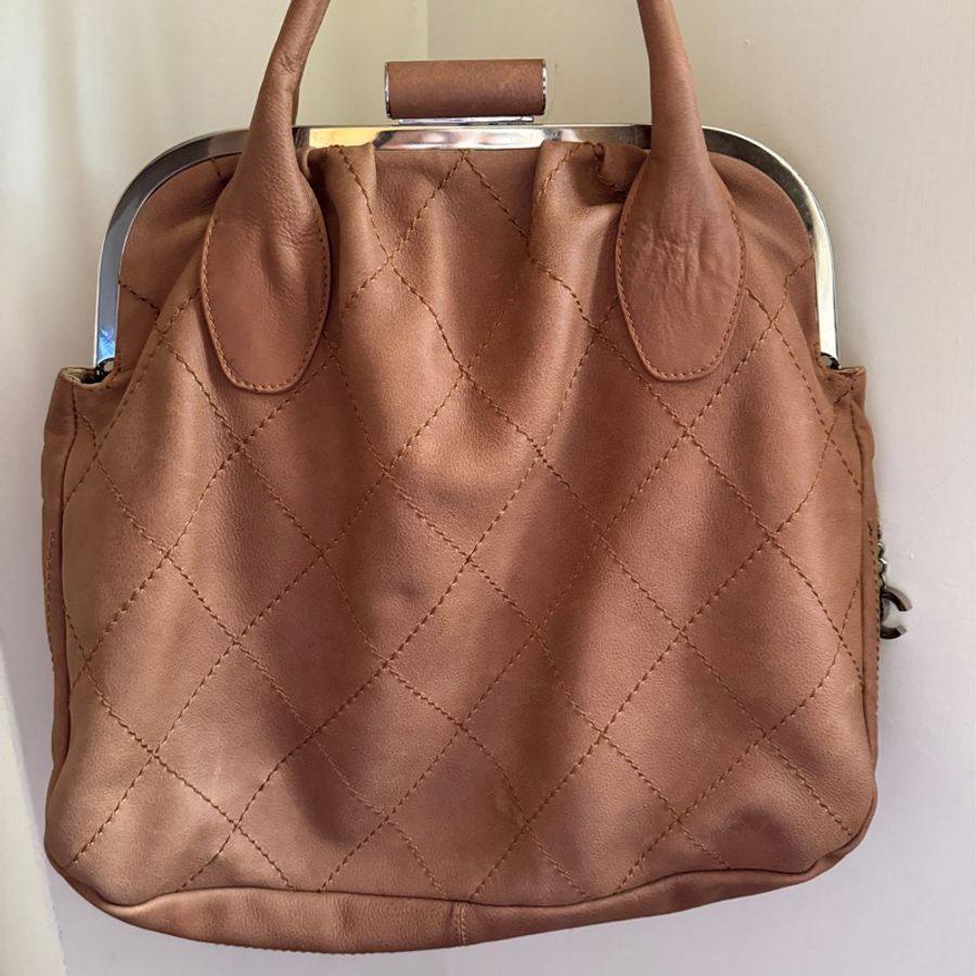 Chanel香奈兒 Wild Stitch Matelasse粗縫紋手提包 咖色 銀色五金-5