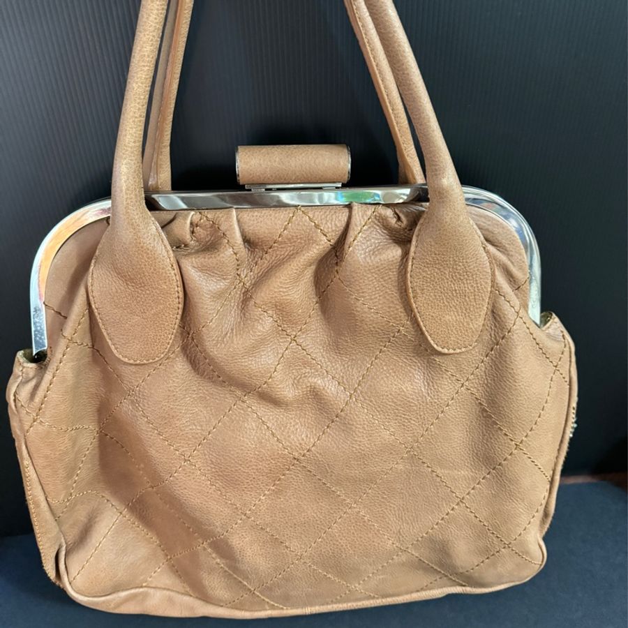 Chanel香奈兒 Wild Stitch Matelasse粗縫紋手提包 咖色 銀色五金-7