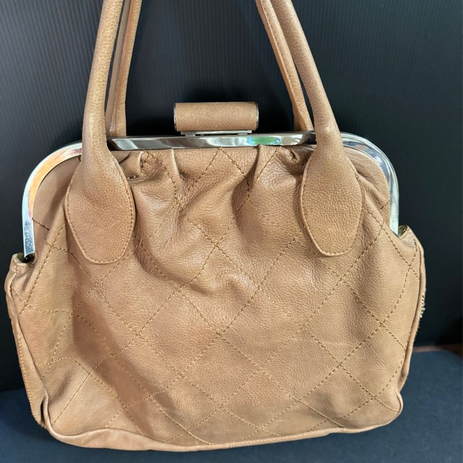 Chanel香奈兒 Wild Stitch Matelasse粗縫紋手提包 咖色 銀色五金-16