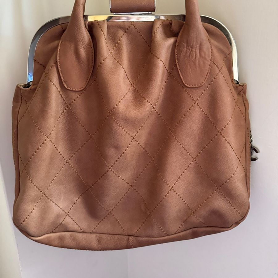 Chanel香奈兒 Wild Stitch Matelasse粗縫紋手提包 咖色 銀色五金-37