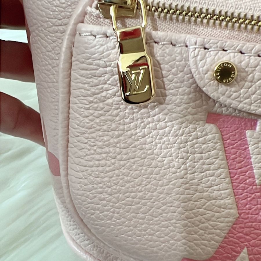 Louis Vuitton Mini Bumbag （限定款粉色）肩背/斜背/腰包(M82335-4
