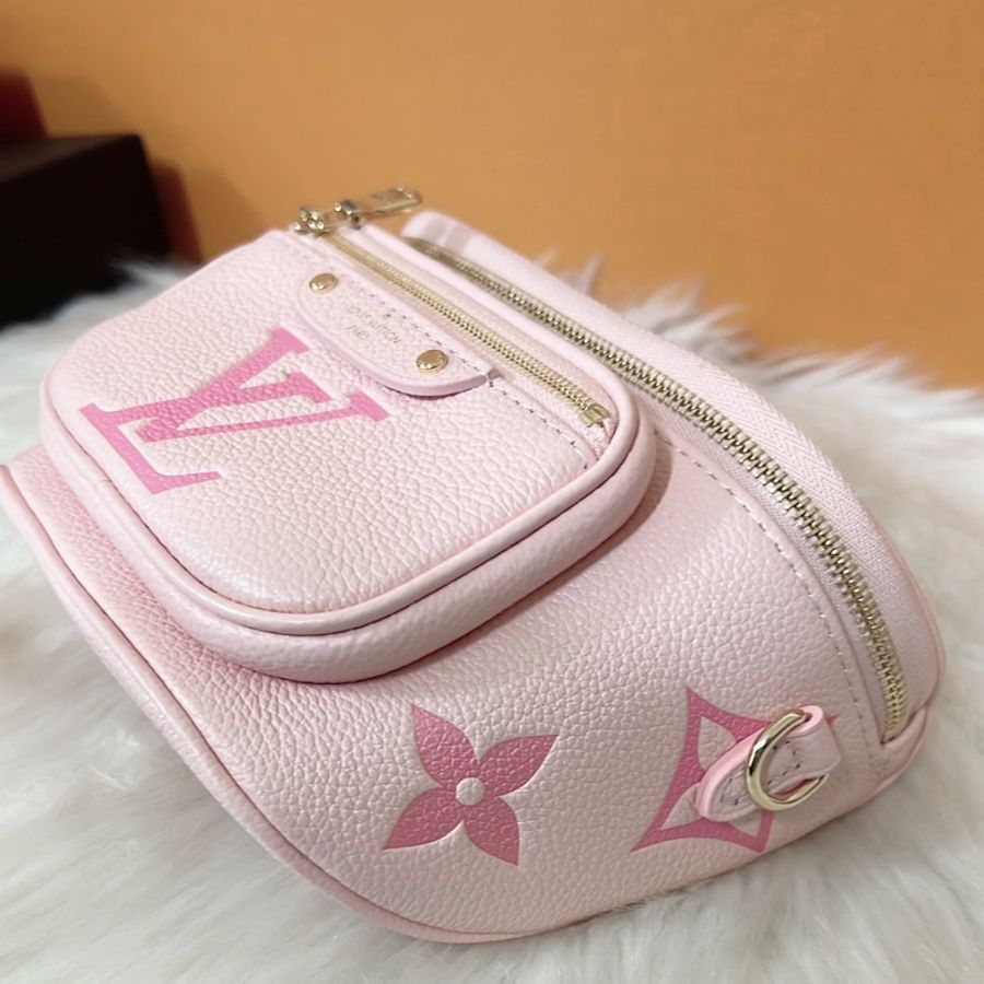 Louis Vuitton Mini Bumbag （限定款粉色）肩背/斜背/腰包(M82335-6