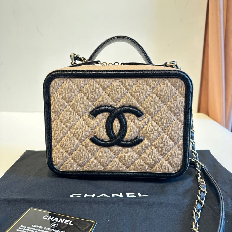 CHANEL 奶茶色黑邊化妝箱鏈包-0