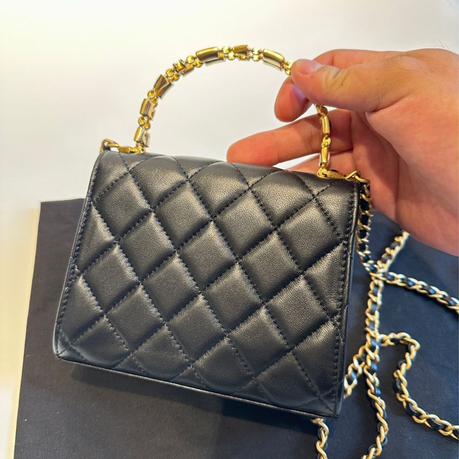 CHANEL 黑菱格黑白琺瑯手提小 Kelly鏈包-4