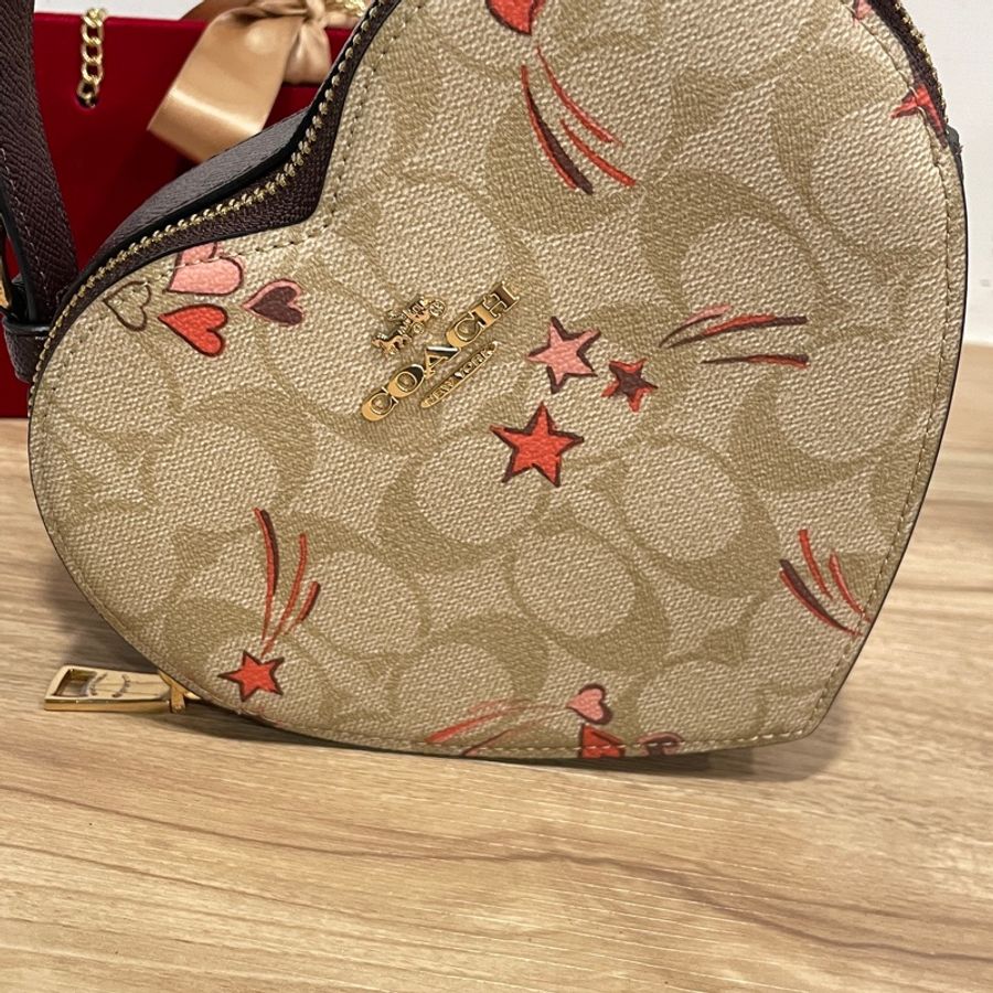 降價!coach 情人節限定愛心包(吊牌未拆)-12