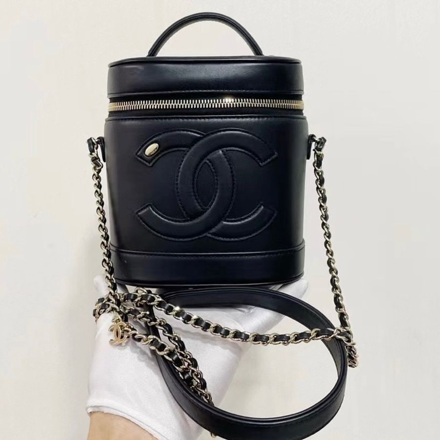 Chanel 牛皮水桶袋-0