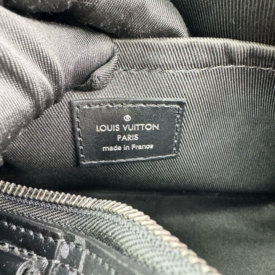 LV M45936 City keepall Monogram 帆布拉鍊斜背包 黑灰-5