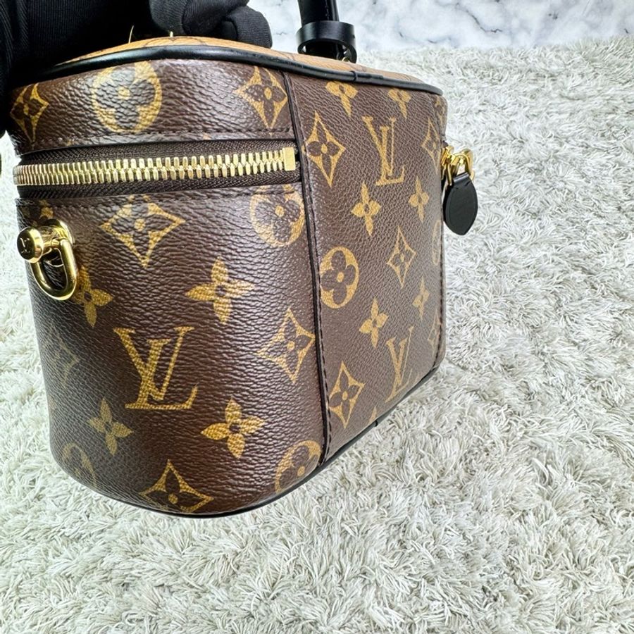 LV M45165 VANITY PM花紋LOG Monogram Reverse帆布拉鍊手提斜背化妝包 ⭕️⭕️晶片款⭕️⭕️-15