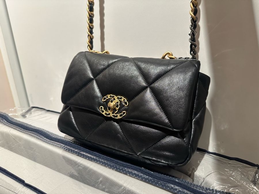 Chanel 19 金釦-0