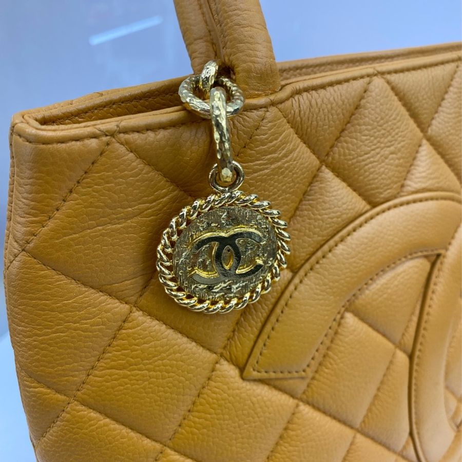 chanel Medallon Tote Bag-5