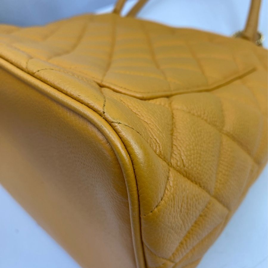 chanel Medallon Tote Bag-16