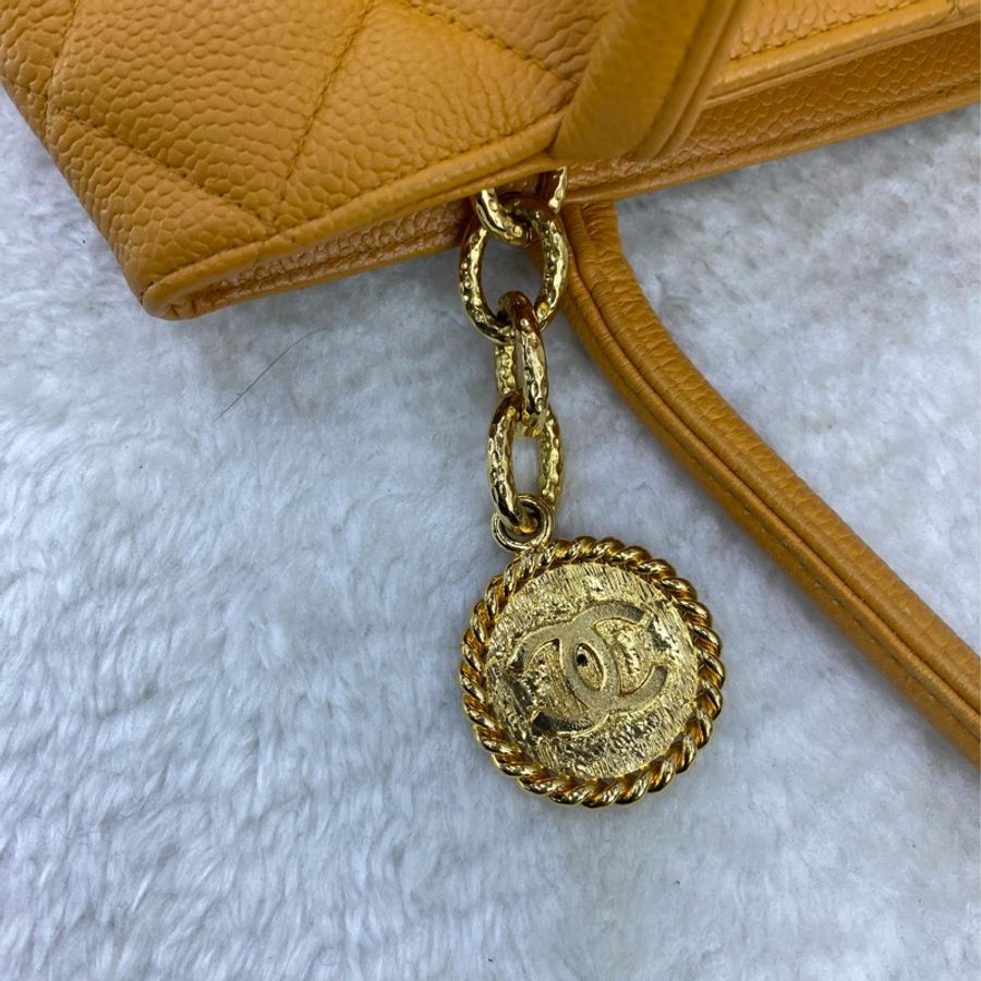 chanel Medallon Tote Bag-6
