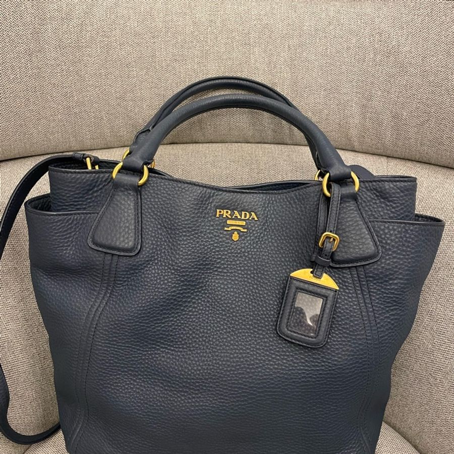 PRADA 荔枝紋牛皮超優質感藍色-1
