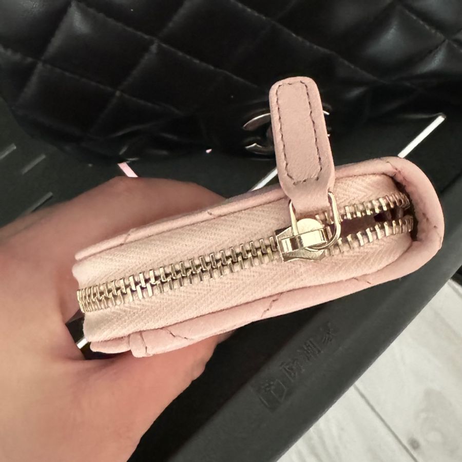 chanel 新款經典拉鍊零錢包 羊皮淡粉色 全新-4
