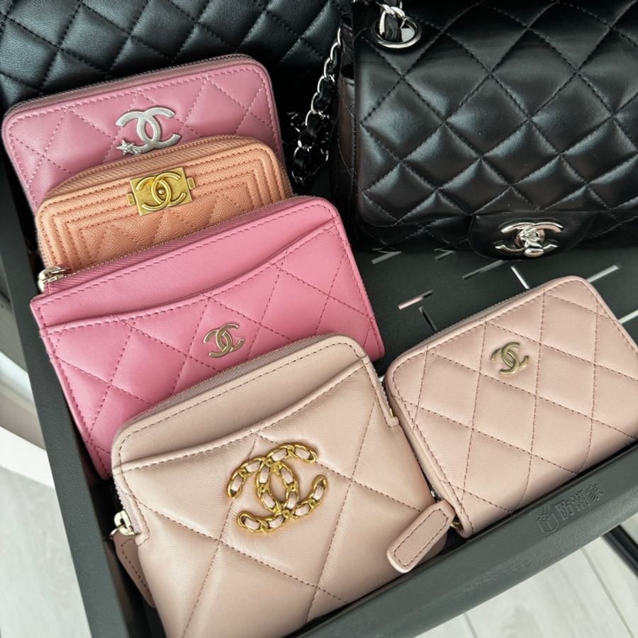 chanel 新款經典拉鍊零錢包 羊皮淡粉色 全新-6