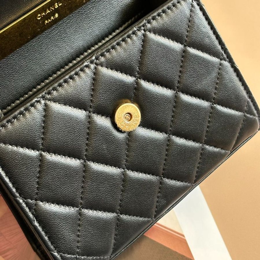 ::CHANEL:: AP2945 琺瑯圖形點綴提把手提 斜背二用包-10
