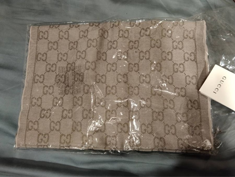 全新未使用有紙盒有紙袋-GUCCI圍巾款式5446194G2009764山羊絨 灰色(免運)-3