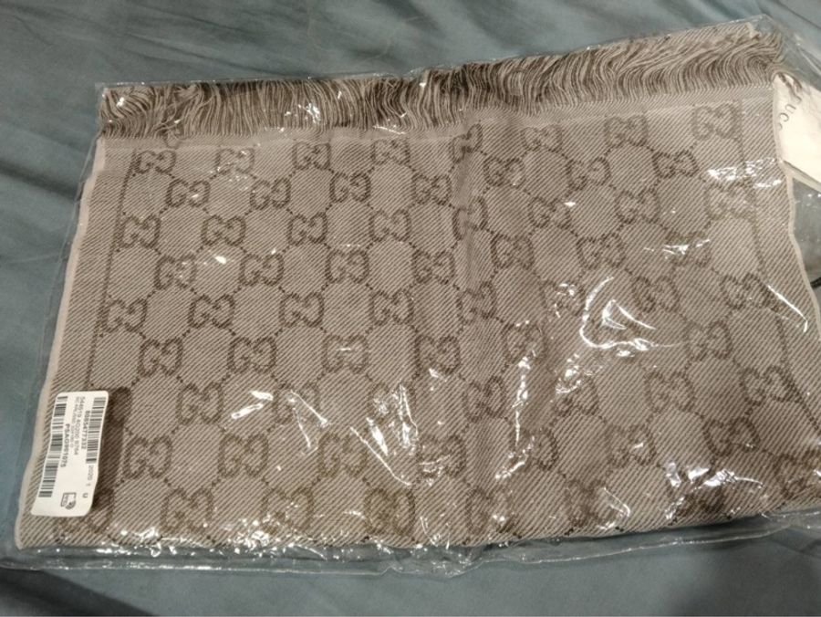 全新未使用有紙盒有紙袋-GUCCI圍巾款式5446194G2009764山羊絨 灰色(免運)-4