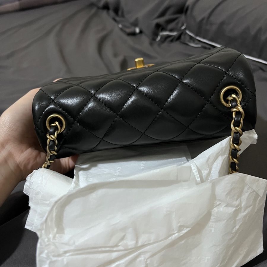 Chanel 17cm lambskin 金球-7