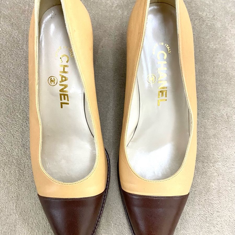 Chanel 咖啡/米雙色經典高跟鞋-0