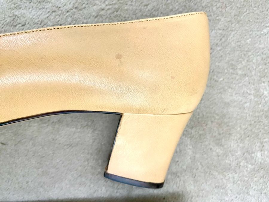 Chanel 咖啡/米雙色經典高跟鞋-22