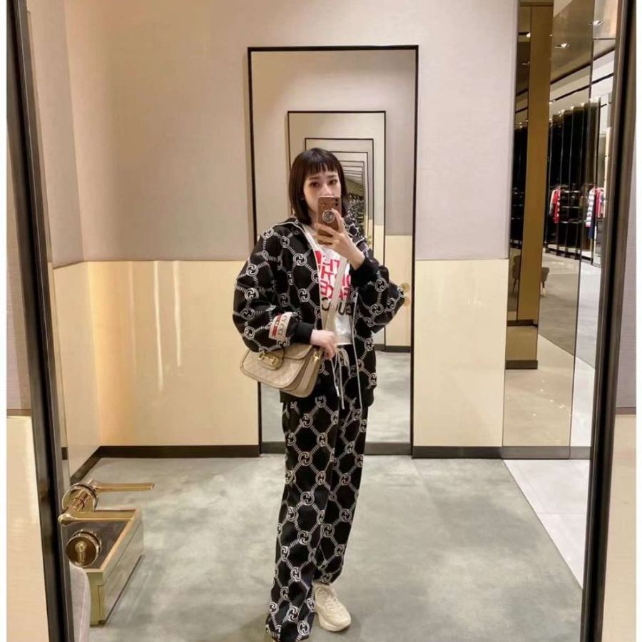 Gucci 滿logo運動褲 S號腰部有鬆緊帶 非常新-0