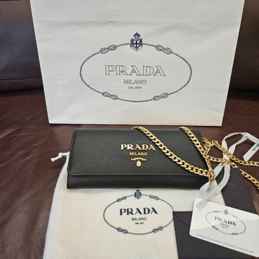全新 PRADA Saffiano woc 金字浮刻牛皮翻蓋式長夾/鍊帶包 兩用 專櫃正品 有專櫃保證卡-0