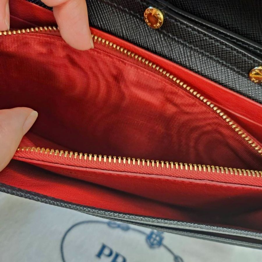 全新 PRADA Saffiano woc 金字浮刻牛皮翻蓋式長夾/鍊帶包 兩用 專櫃正品 有專櫃保證卡-7
