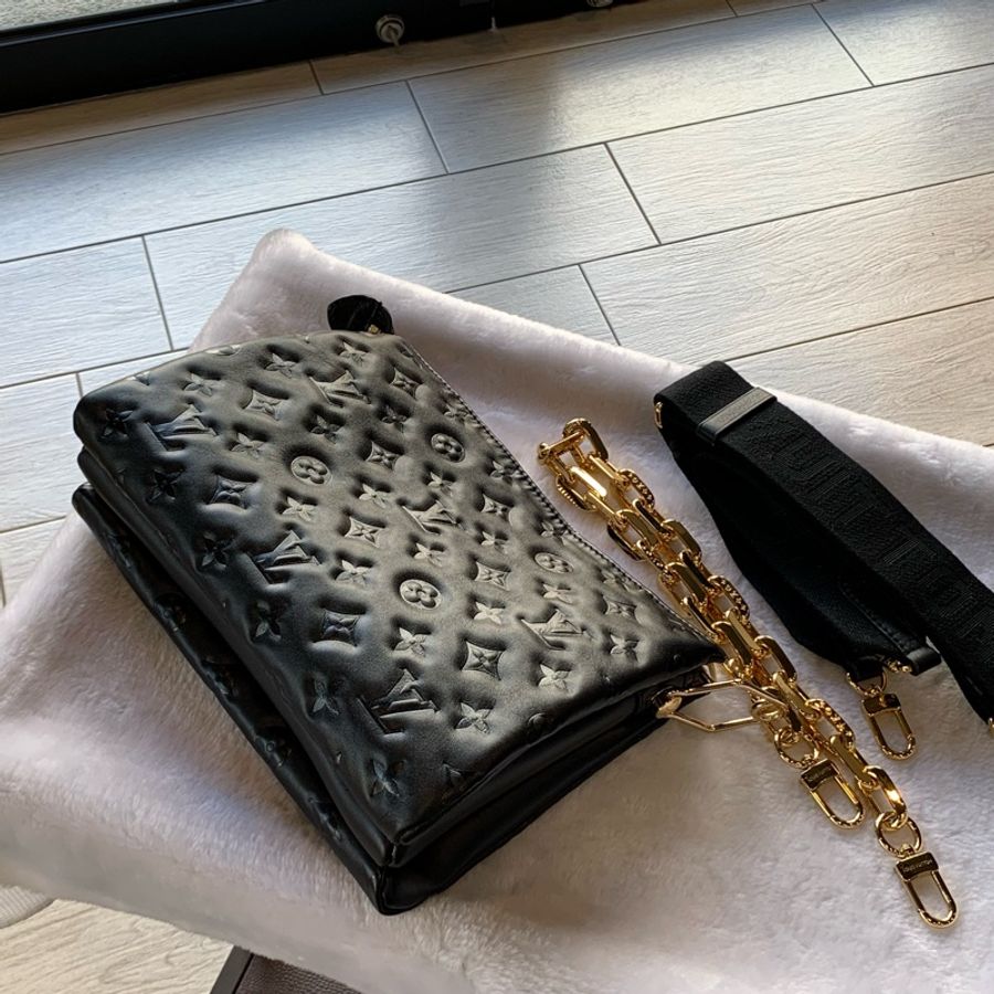 Louis Vuitton Coussin PM 黑色小羊皮鏈帶/斜背二用枕頭包-0