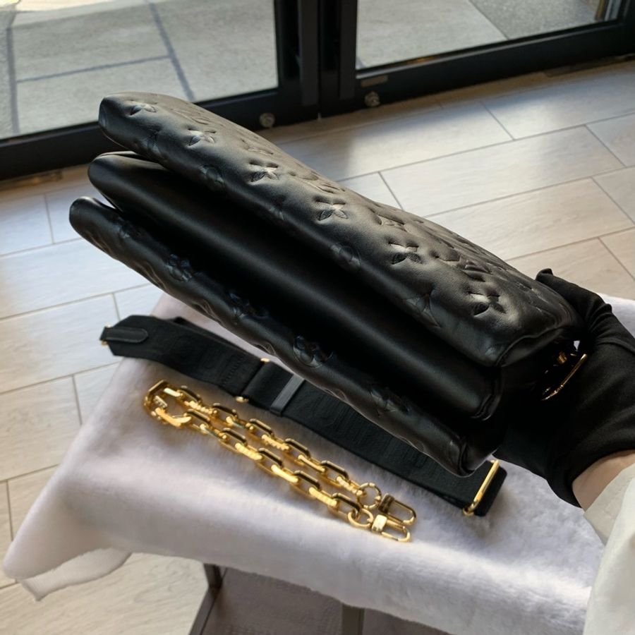 Louis Vuitton Coussin PM 黑色小羊皮鏈帶/斜背二用枕頭包-5