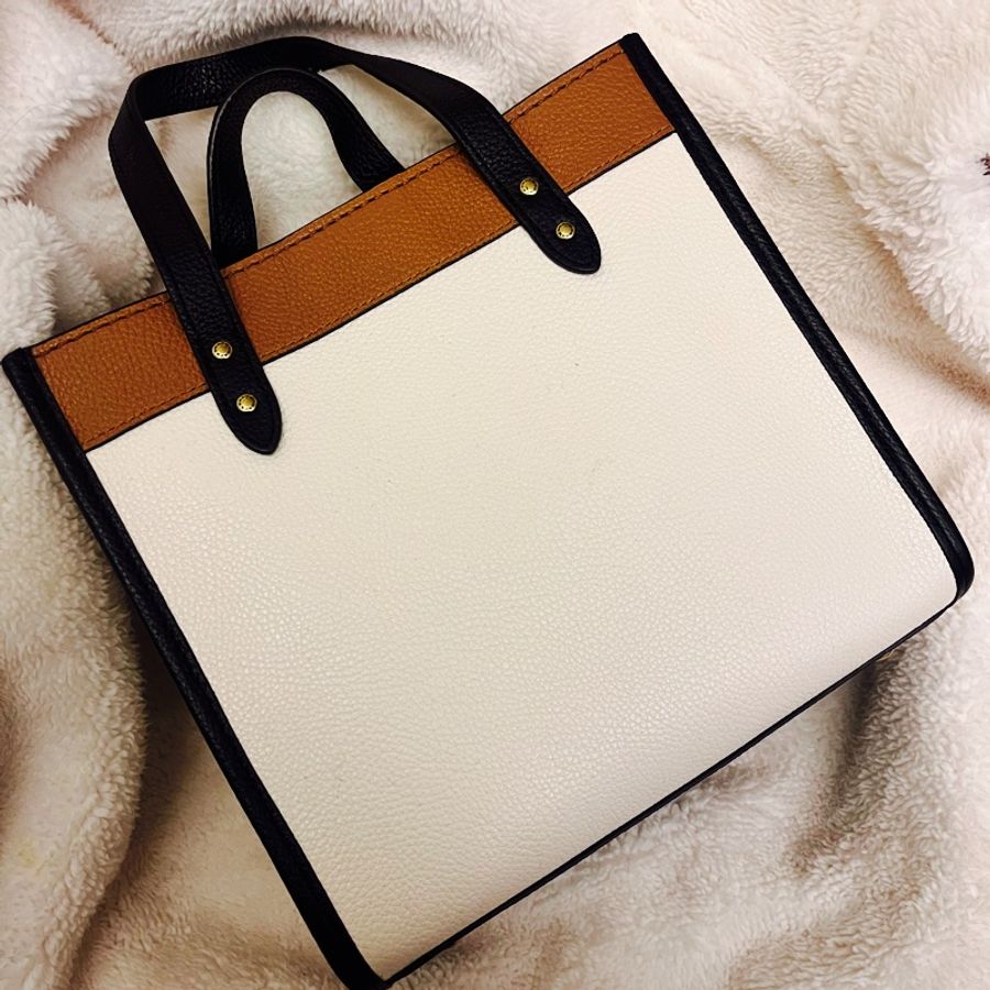 Coach Field Tote 22-2