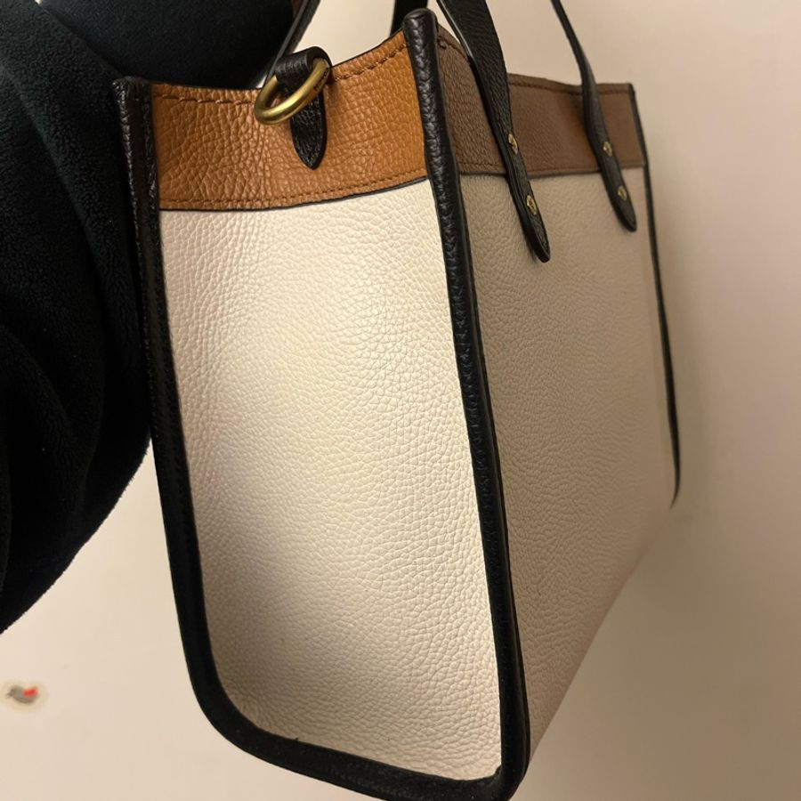 Coach Field Tote 22-4