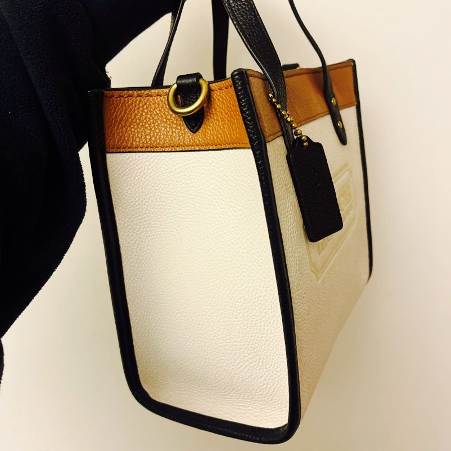 Coach Field Tote 22-6