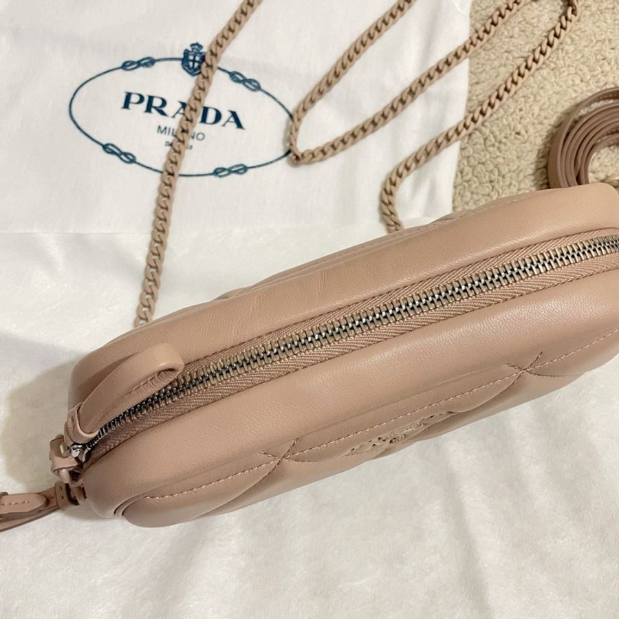 正品 Prada 經典浮雕LOGO迷你兩用相機包-3