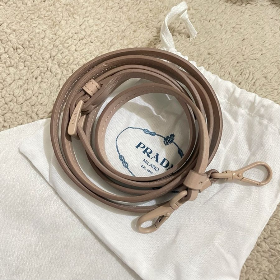 正品 Prada 經典浮雕LOGO迷你兩用相機包-8