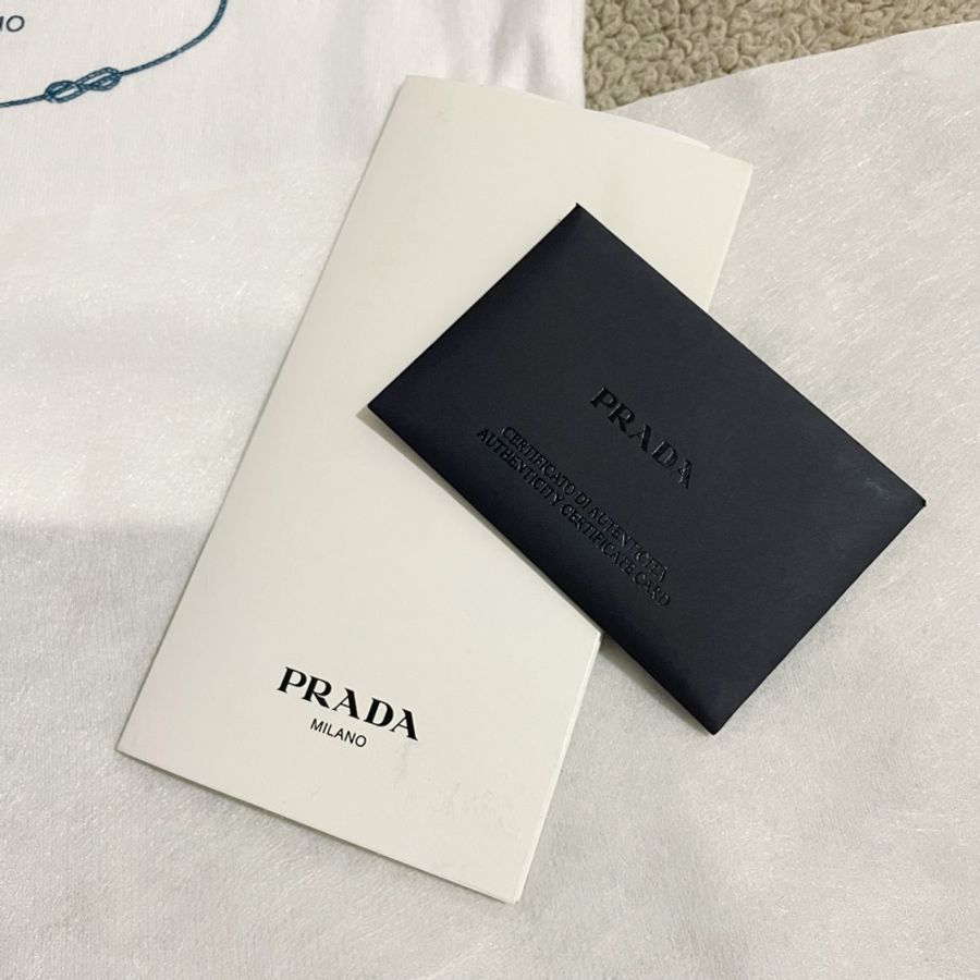 正品 Prada 經典浮雕LOGO迷你兩用相機包-16