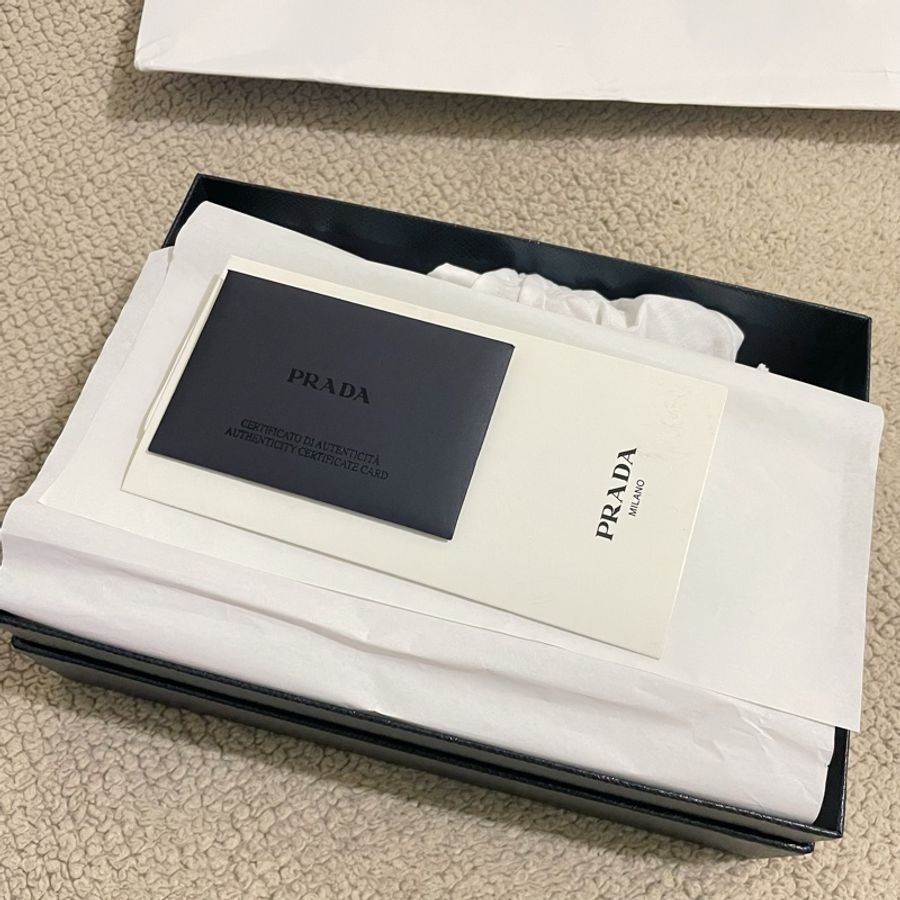 正品 Prada 經典浮雕LOGO迷你兩用相機包-19