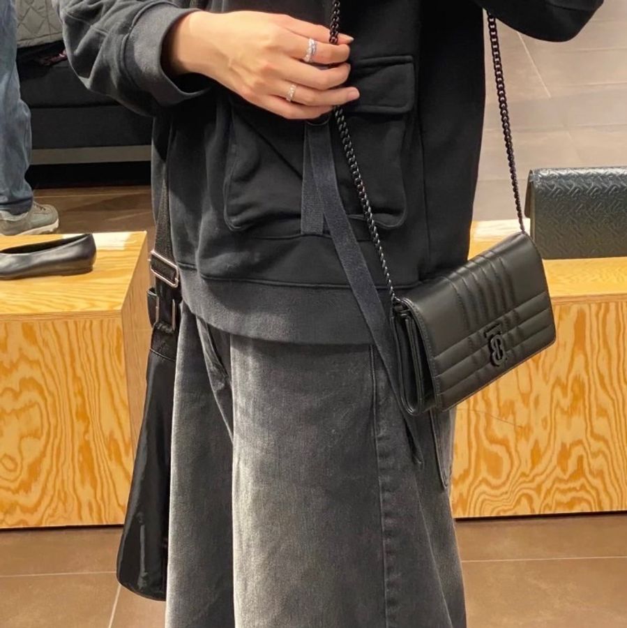 Burberry Lola bag-1