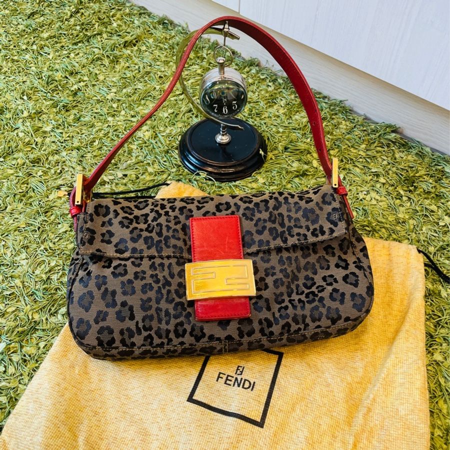 二手正品FENDI 豹紋/貝貴提肩背包/BAGUETTE/vintage-20