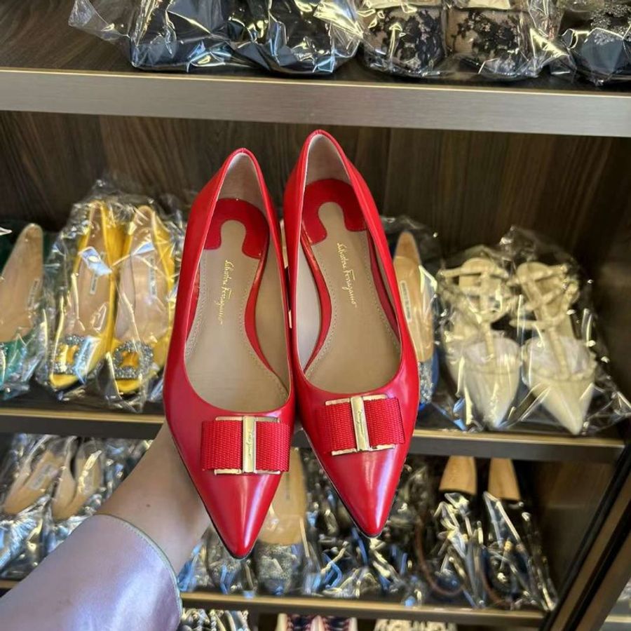 Ferragamo 平底尖頭鞋 36號 貼底了沒穿過-1