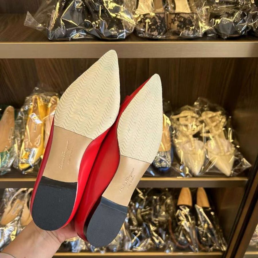Ferragamo 平底尖頭鞋 36號 貼底了沒穿過-3