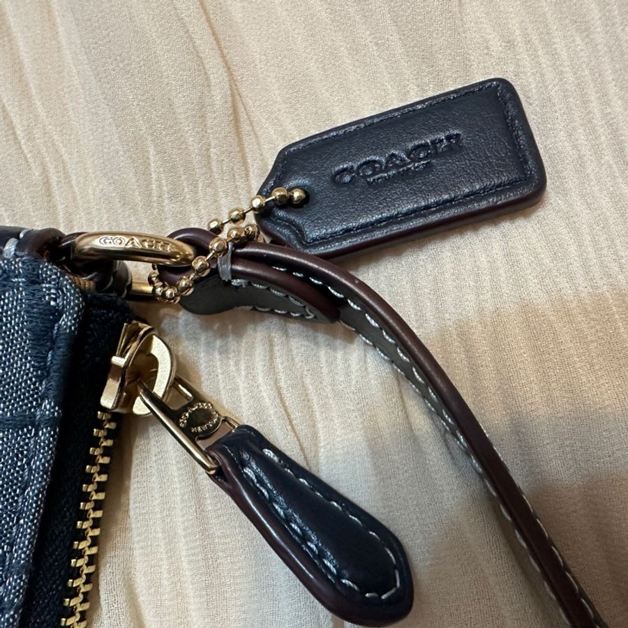 Coach Nolita 19 香布雷-1