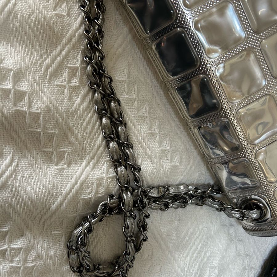 售出囉!純粹欣賞💕CHANEL限量冰磚走秀包💕-19