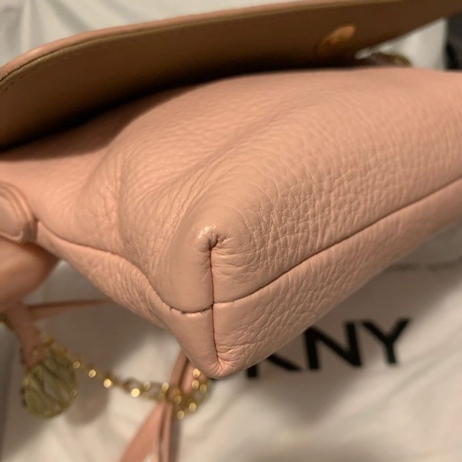 DKNY-8
