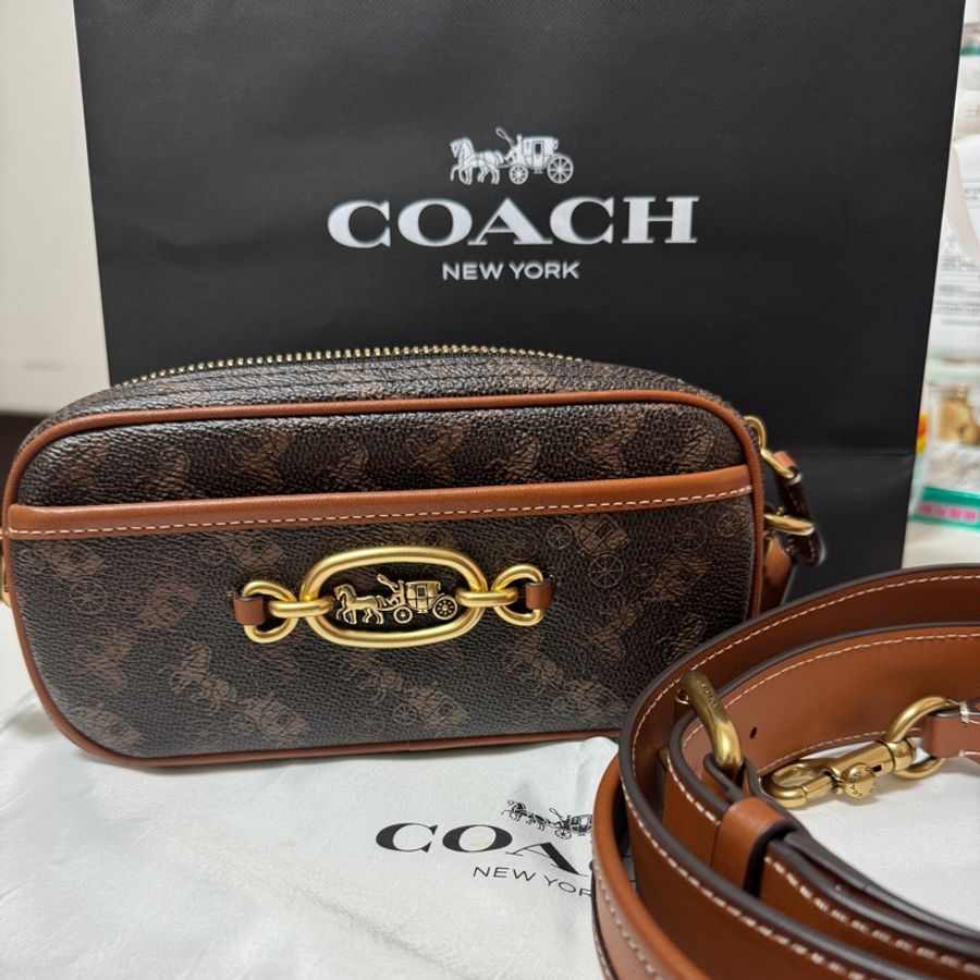 Coach 馬車圖案相機包-1