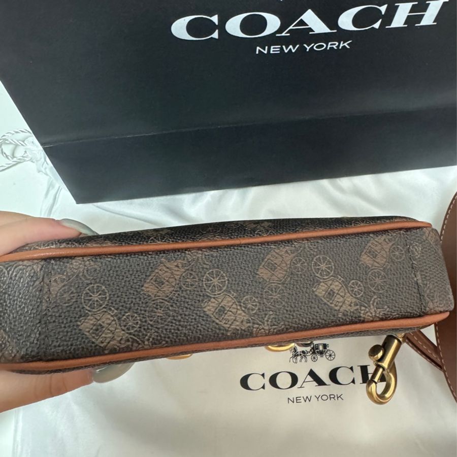 Coach 馬車圖案相機包-8