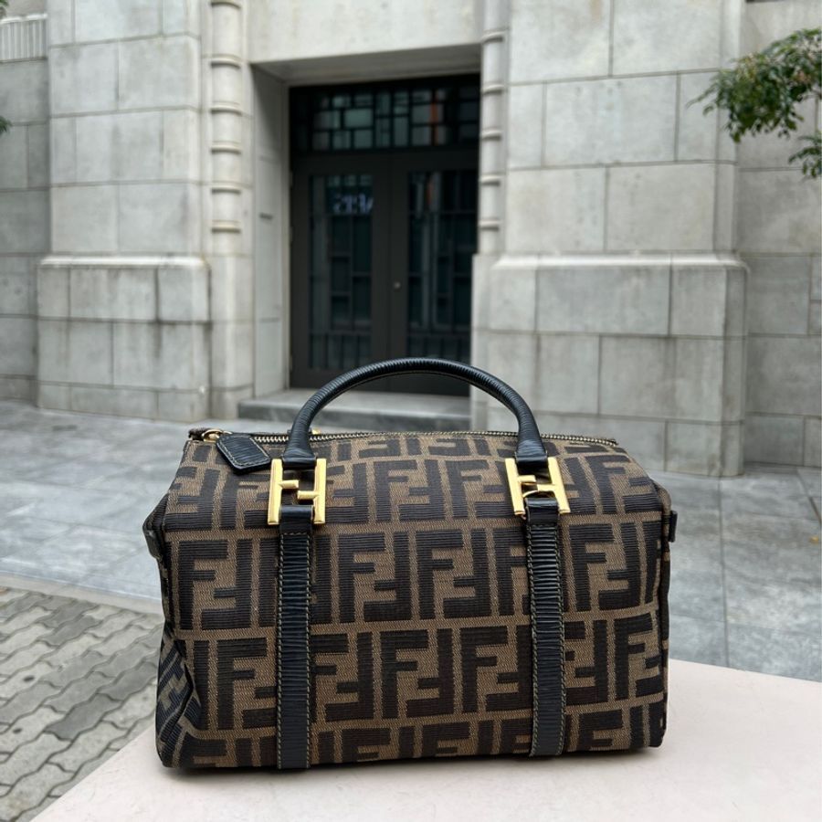 【FENDI】老花波士頓包-1