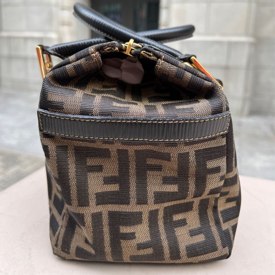 【FENDI】老花波士頓包-4