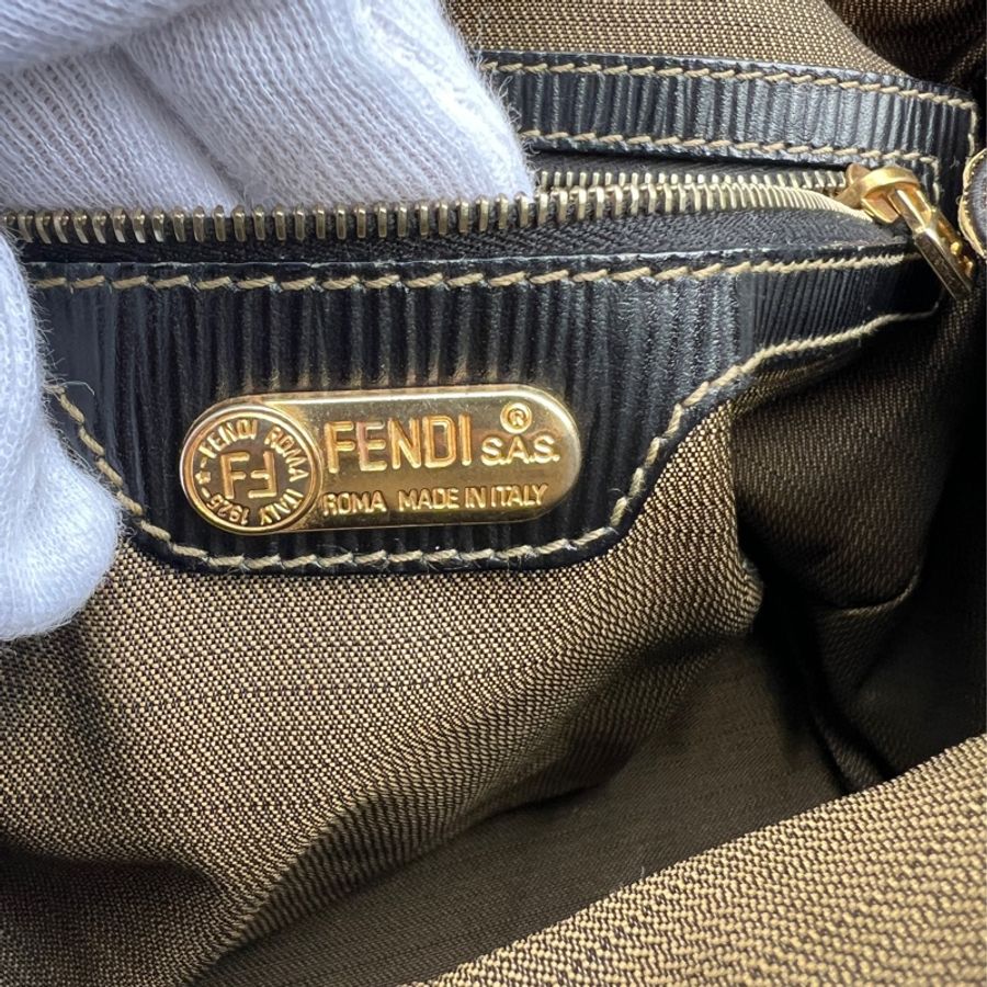 【FENDI】老花波士頓包-18